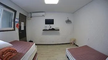 Hi Guest House - Hostel Seoel Hotel