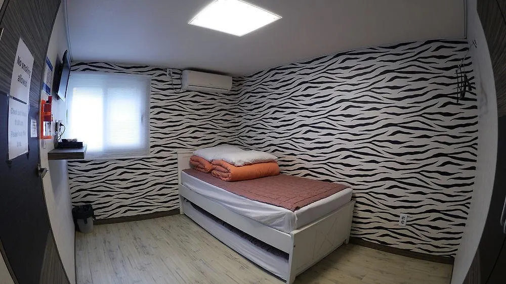 Hotel Hi Guest House - Hostel Seoel