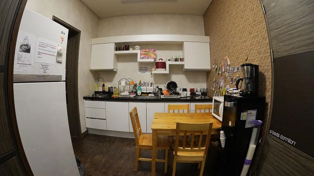Hi Guest House - Hostel Seoel Hotel